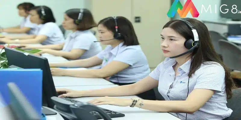 Đội ngũ nhân viên với trình độ chuyên nghiệp luôn trong tâm thế trực máy