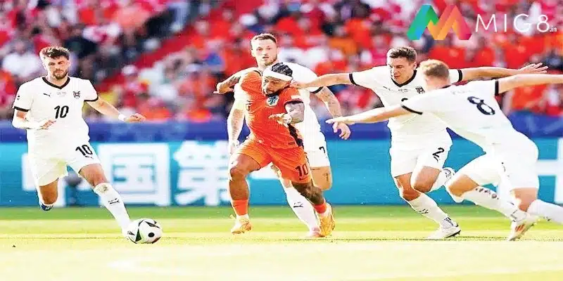 Theo dõi các biến động trong bóng đá